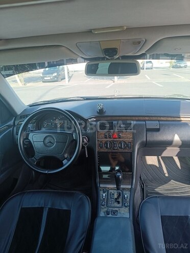 Mercedes E 240 1998, 255,555 km - 2.4 l - Bakı