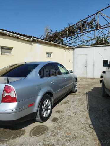 Volkswagen Passat 2003, 170,000 km - 1.8 л - Salyan
