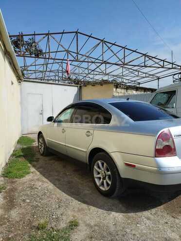 Volkswagen Passat 2003, 170,000 km - 1.8 л - Salyan