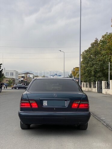Mercedes E 280 1997, 380,000 km - 2.8 l - Quba