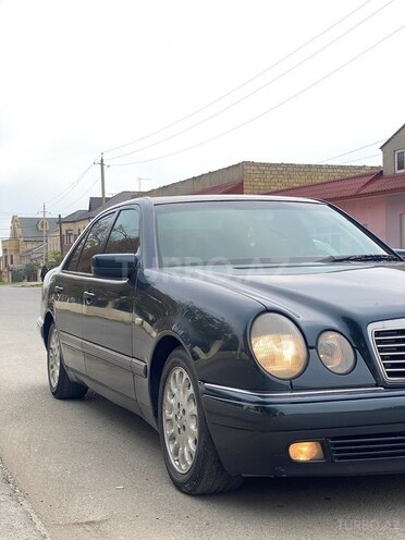 Mercedes E 280 1997, 380,000 km - 2.8 l - Quba
