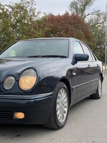 Mercedes E 280 1997, 380,000 km - 2.8 l - Quba