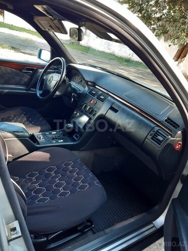 Mercedes E 220 1998, 578,000 km - 2.2 l - Ağstafa