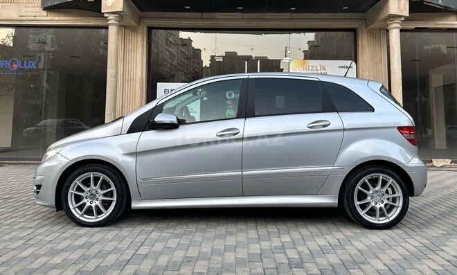 Mercedes B 180 2008, 94,000 km - 1.7 l - Bakı
