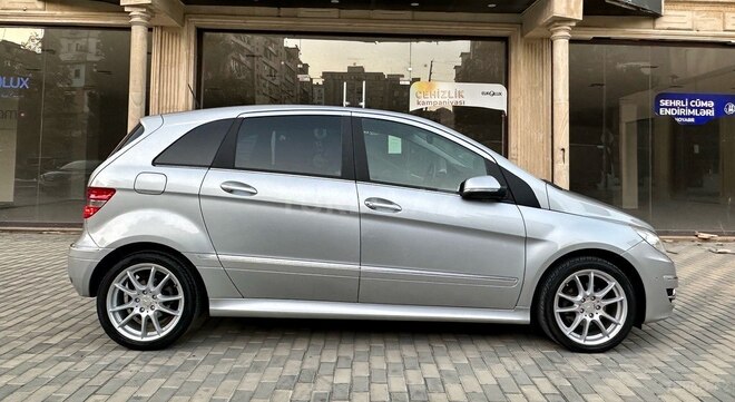 Mercedes B 180 2008, 94,000 km - 1.7 l - Bakı