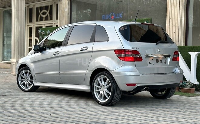 Mercedes B 180 2008, 94,000 km - 1.7 l - Bakı