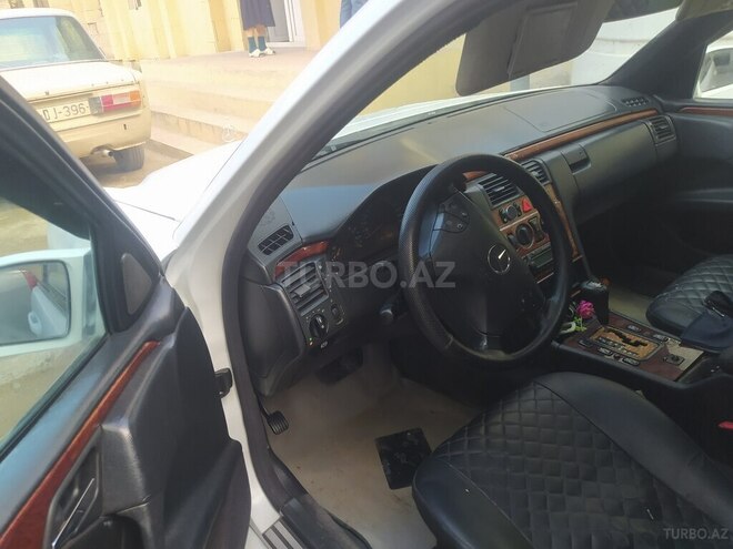 Mercedes E 220 1998, 628,000 km - 2.2 l - Bakı