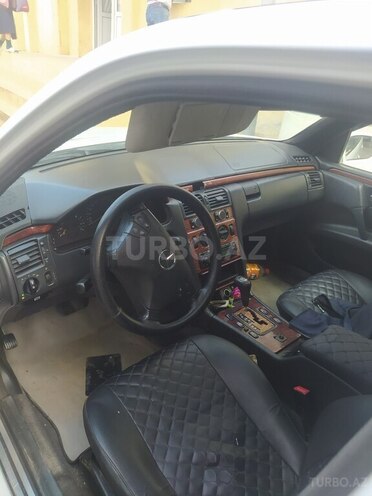 Mercedes E 220 1998, 628,000 km - 2.2 l - Bakı