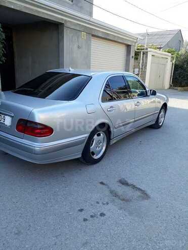 Mercedes E 220 2000, 370,000 km - 2.2 l - Bakı