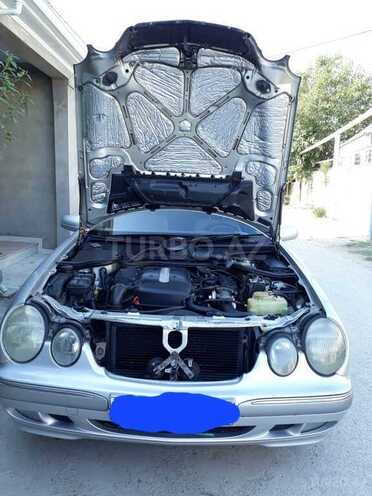 Mercedes E 220 2000, 370,000 km - 2.2 l - Bakı