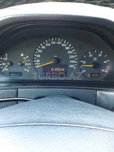Mercedes E 220 2000, 370,000 km - 2.2 l - Bakı