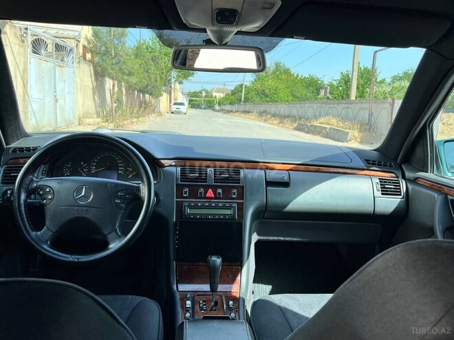 Mercedes E 270 2000, 390,000 km - 2.7 л - Sumqayıt