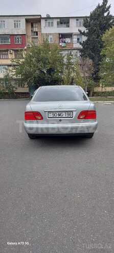 Mercedes E 240 1998, 289,000 km - 2.4 l - Bakı