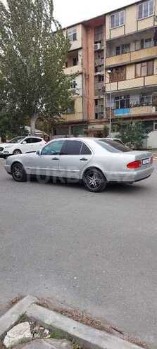 Mercedes E 240 1998, 289,000 km - 2.4 l - Bakı