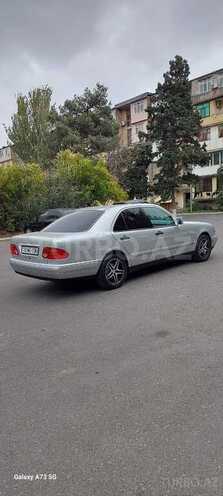 Mercedes E 240 1998, 289,000 km - 2.4 l - Bakı