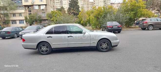 Mercedes E 240 1998, 289,000 km - 2.4 l - Bakı