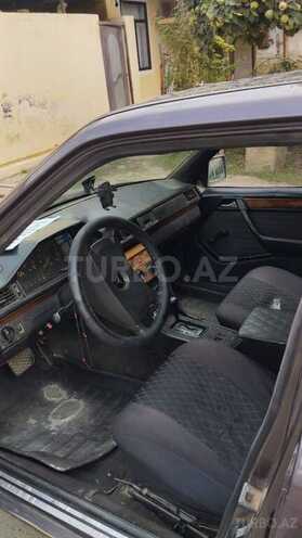 Mercedes E 300 1993, 280,000 km - 3.0 l - Salyan