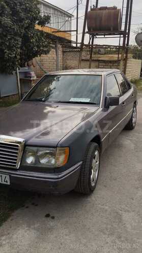Mercedes E 300 1993, 280,000 km - 3.0 l - Salyan