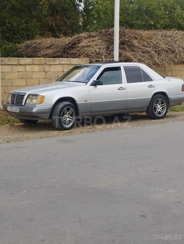 Mercedes E 250 1992, 200,000 km - 2.0 l - Beyləqan