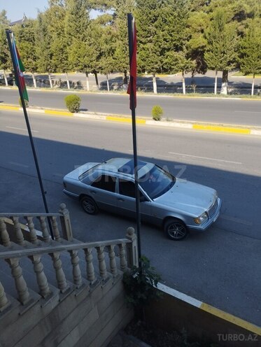 Mercedes E 250 1992, 200,000 km - 2.0 l - Beyləqan