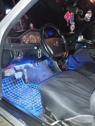 Mercedes E 250 1992, 200,000 km - 2.0 l - Beyləqan