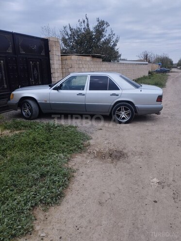 Mercedes E 250 1992, 200,000 km - 2.0 l - Beyləqan
