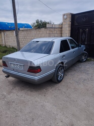 Mercedes E 250 1992, 200,000 km - 2.0 l - Beyləqan