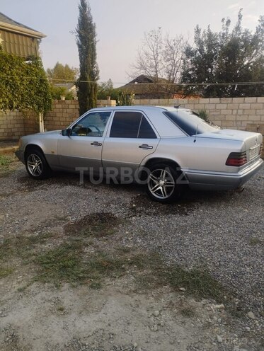 Mercedes E 250 1992, 200,000 km - 2.0 l - Beyləqan