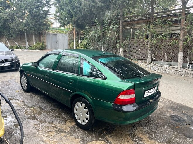 Opel Vectra 1996, 268,000 km - 2.0 l - Bakı