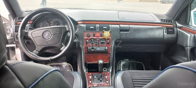 Mercedes E 240 1998, 341,244 km - 2.4 l - Bərdə