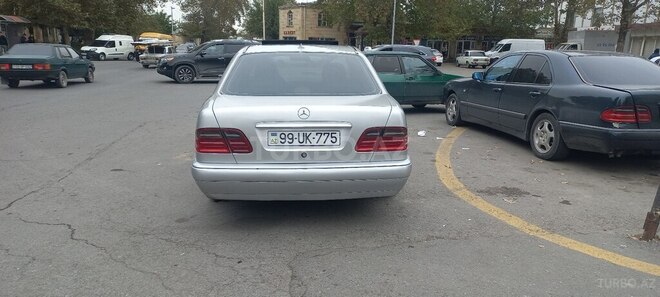 Mercedes E 240 1998, 341,244 km - 2.4 l - Bərdə