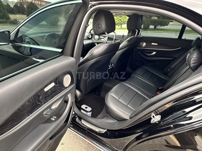 Mercedes E 220 2017, 180,900 km - 2.2 l - Bakı