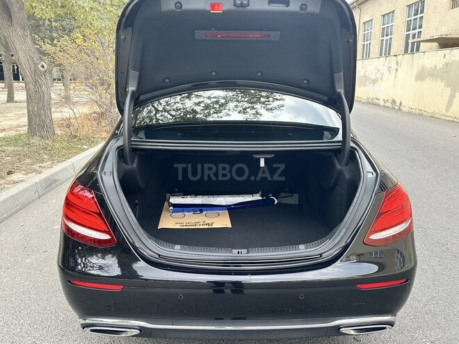 Mercedes E 220 2017, 180,900 km - 2.2 l - Bakı