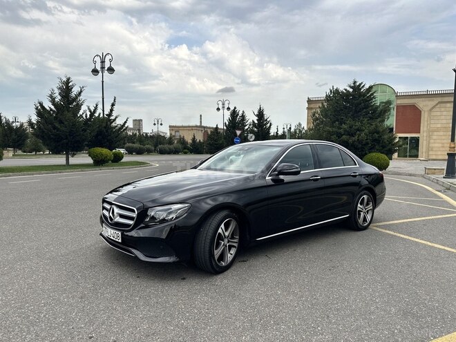 Mercedes E 220 2017, 180,900 km - 2.2 l - Bakı