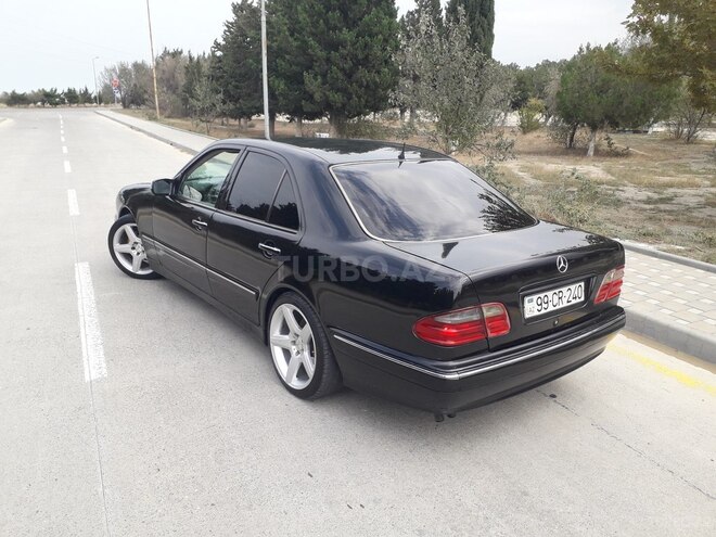 Mercedes E 240 2000, 299,652 km - 2.4 l - Sumqayıt
