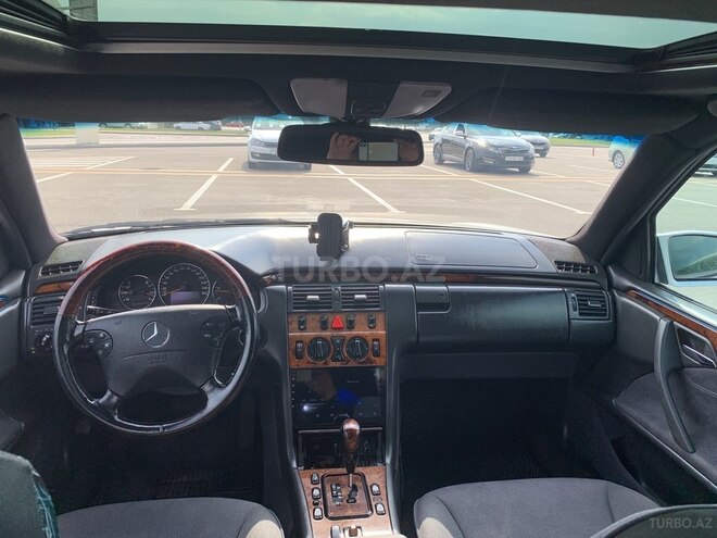 Mercedes E 270 2001, 298,000 km - 2.7 л - Bakı