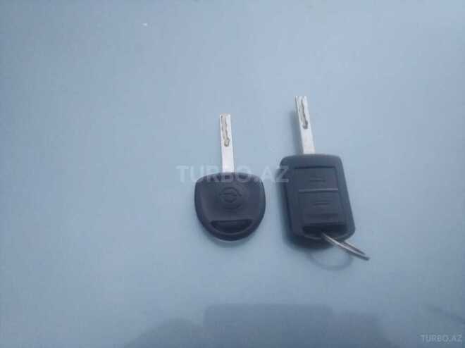 Opel Corsa 2004, 310,000 km - 1.4 л - Bakı