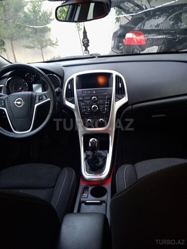 Opel Astra 2014, 206,000 km - 1.6 л - Bakı
