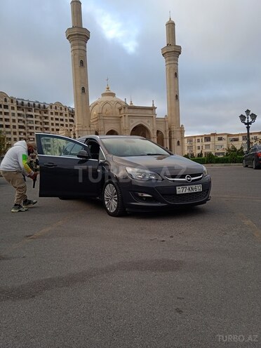 Opel Astra 2014, 206,000 km - 1.6 л - Bakı