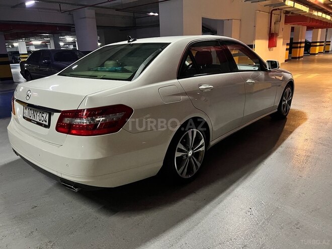 Mercedes E 250 2011, 239,000 km - 1.8 л - Bakı