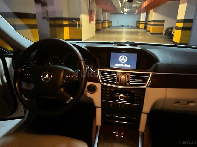 Mercedes E 250 2011, 239,000 km - 1.8 л - Bakı