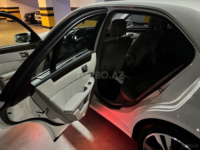 Mercedes E 250 2011, 239,000 km - 1.8 л - Bakı