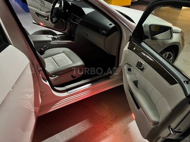 Mercedes E 250 2011, 239,000 km - 1.8 л - Bakı