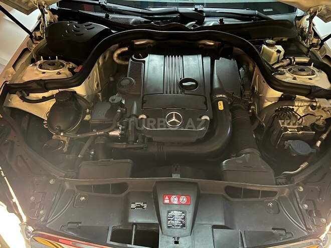 Mercedes E 250 2011, 239,000 km - 1.8 л - Bakı
