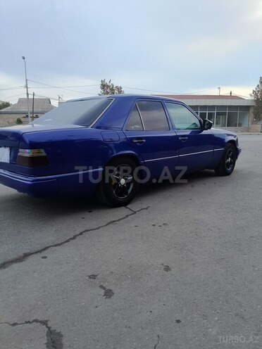Mercedes E 250 1992, 250,642 km - 2.5 l - Mingəçevir