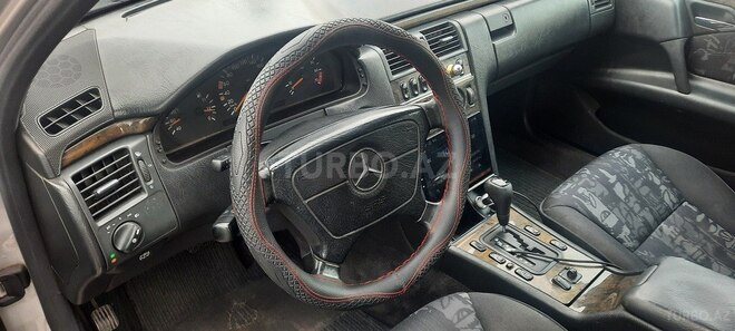 Mercedes E 240 1998, 340,225 km - 2.4 l - Bakı