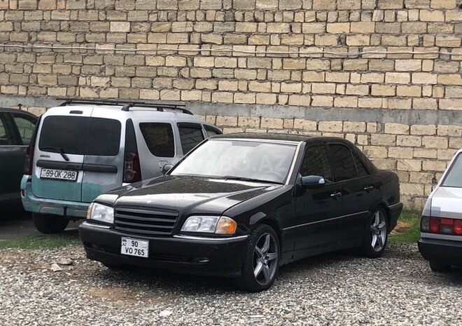 Mercedes C 230 1999, 285,000 km - 2.3 l - Bakı
