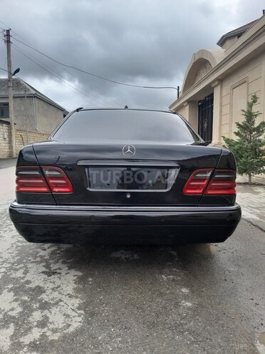 Mercedes E 240 1999, 380,000 km - 2.4 l - Xudat