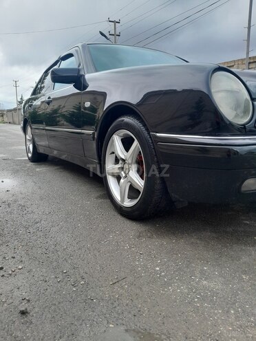 Mercedes E 240 1999, 380,000 km - 2.4 l - Xudat