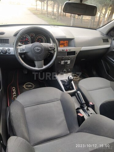 Opel Astra 2006, 256,200 km - 1.3 l - Bakı